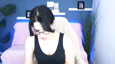 ellie_magic online show from October 13, 12:29 pm