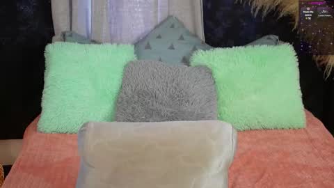 Snapshot of ellie_ramos chatting on October 17, 4:55 pm Ellie Ramos online show from October 17, 4:55 pm