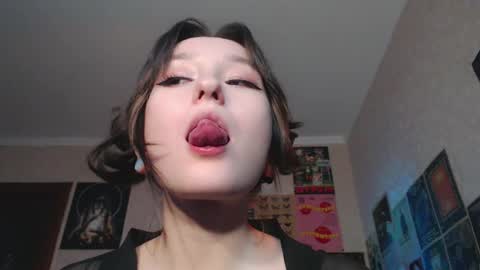 Eleonora online show from February 4, 7:11 pm