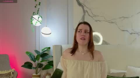 elliegarson__ online show from March 3, 6:04 pm