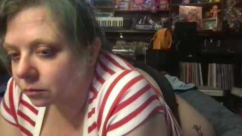 Ellie Louise online show from January 15, 10:40 pm