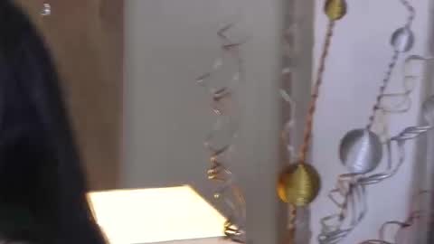Snapshot of elliemartinni chatting on October 14, 8:45 pm Ellie Martinni online show from October 14, 8:45 pm