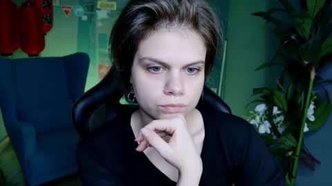 Snapshot of elliemurler chatting on October 1, 9:19 am elliemurler online show from October 1, 9:19 am
