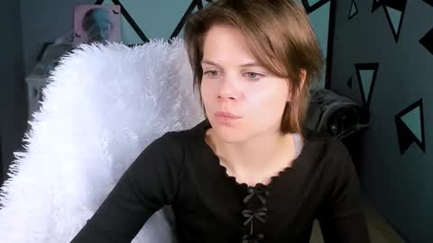 Snapshot of elliemurler chatting on October 18, 9:24 am elliemurler online show from October 18, 9:24 am