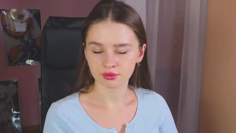 just Emily  online show from January 3, 12:29 pm