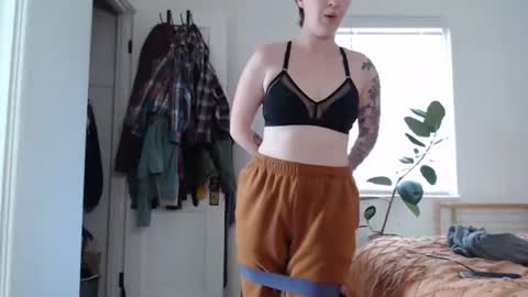 Ellie Rowyn online show from February 12, 8:01 pm