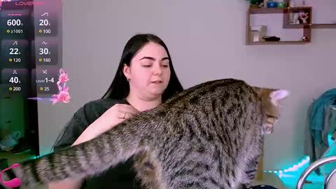 Ellie online show from March 11, 7:14 pm