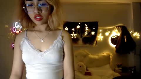 ellieyun online show from September 19, 7:01 am