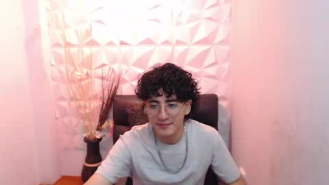 elliot_03 online show from June 2, 11:34 am