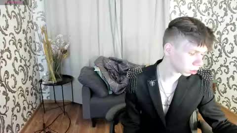 elliot_mars_ online show from October 23, 5:25 pm