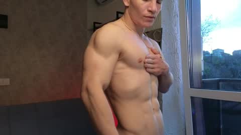 elliot_muscle04 online show from April 3, 3:52 pm