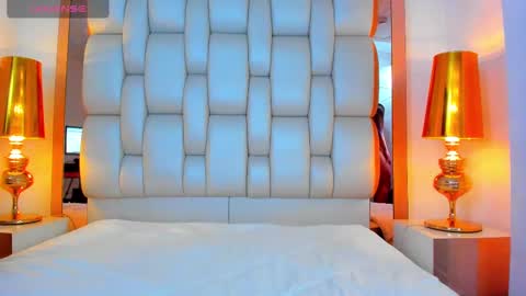 E L L I O T    V E L E Z online show from March 11, 12:44 am