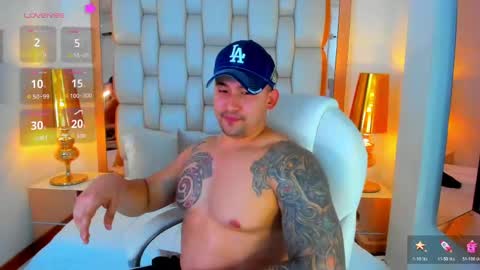 E L L I O T    V E L E Z online show from April 16, 8:31 pm