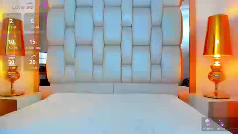 E L L I O T    V E L E Z online show from September 24, 9:21 pm