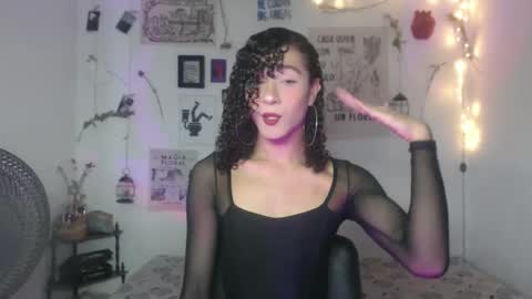Snapshot of ellis_flowers chatting on September 28, 6:50 pm . online show from September 28, 6:50 pm