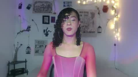 Snapshot of ellis_flowers chatting on October 4, 6:06 pm . online show from October 4, 6:06 pm