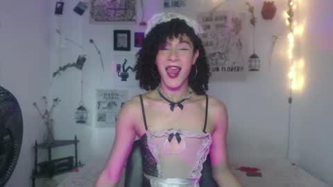 Snapshot of ellis_flowers chatting on September 15, 8:10 pm . online show from September 15, 8:10 pm