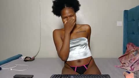 elllanna online show from March 28, 9:43 am