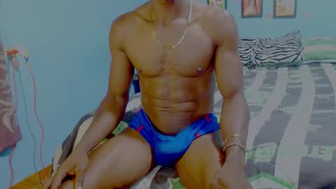 elmiltonnjakee online show from February 10, 9:40 pm