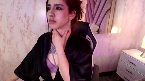 Elodie  online show from April 9, 4:12 pm