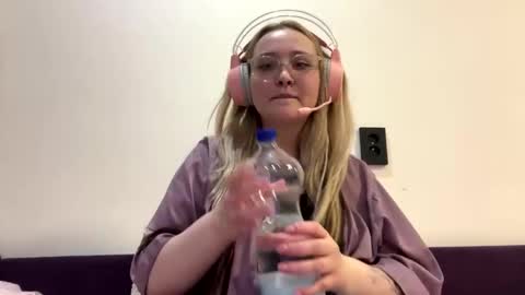 Katie online show from May 1, 2:33 pm