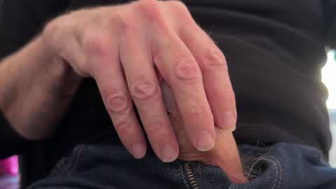 Elvis online show from February 7, 8:12 pm