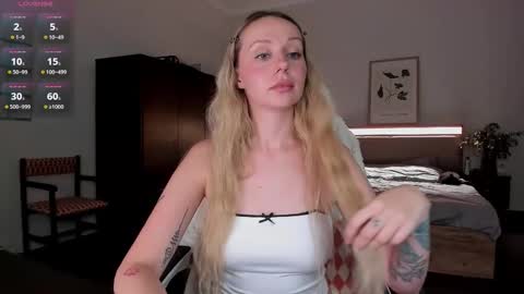 Emilie online show from September 14, 5:03 pm