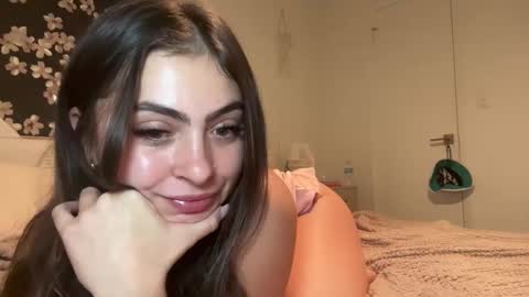 emma4everr online show from October 21, 12:05 am