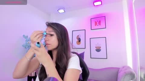 Ema louisx  online show from February 24, 12:26 pm