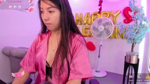 Ema louisx  online show from February 18, 12:17 pm