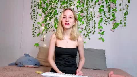 Emma online show from February 23, 10:12 pm