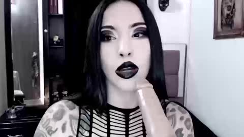 Snapshot of emearld_black chatting on September 25, 4:08 am Emerald Black online show from September 25, 4:08 am