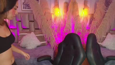 Snapshot of emelie_ch_ chatting on January 16, 1:16 am Emily  online show from January 16, 1:16 am