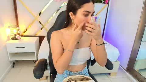 Emily  online show from July 30, 8:15 am