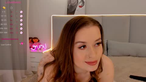 Snapshot of emelilove chatting on March 2, 8:27 am Emeli online show from March 2, 8:27 am