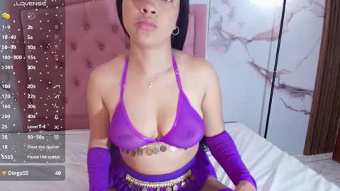 Snapshot of emiily_carter chatting on October 12, 12:31 pm Emiily Carter online show from October 12, 12:31 pm