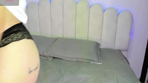 EmilyCooper online show from February 18, 2:33 am