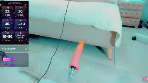 EmillySaenz online show from May 5, 5:19 pm