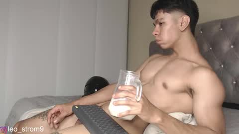 emile_239 online show from February 26, 5:46 am