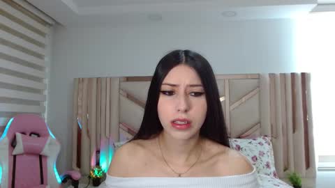 Emilee online show from March 14, 1:15 pm