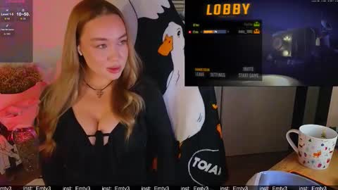 Emili online show from November 15, 5:25 pm