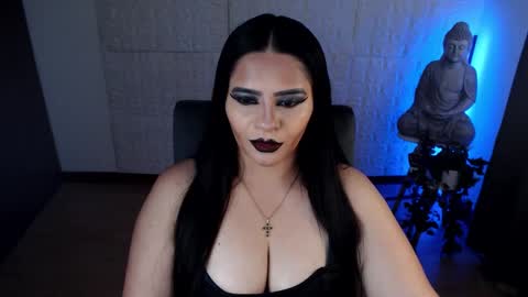 Snapshot of emili_evans_ chatting on February 15, 10:10 pm POWERFULL GODDESS EMILI online show from February 15, 10:10 pm