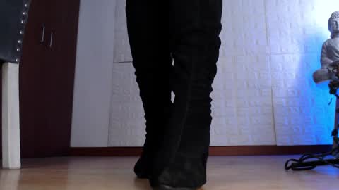 Snapshot of emili_evans_ chatting on February 20, 6:46 pm POWERFULL GODDESS EMILI online show from February 20, 6:46 pm