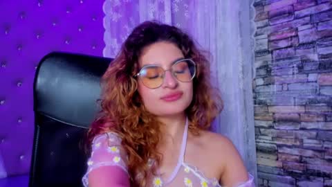 Snapshot of emili_rouse_ chatting on September 16, 10:35 pm Emy  online show from September 16, 10:35 pm