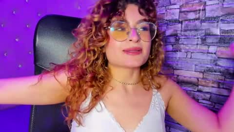 Snapshot of emili_rouse_ chatting on September 23, 10:16 pm Emy  online show from September 23, 10:16 pm