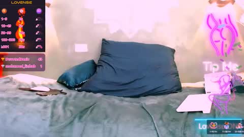 Emili roux online show from March 12, 6:00 pm