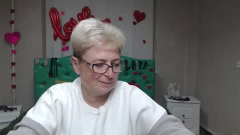 Snapshot of emiliagree chatting on October 3, 5:10 pm EmiliaGree online show from October 3, 5:10 pm