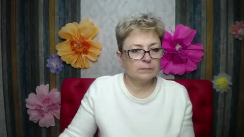 EmiliaGree online show from May 5, 5:19 pm