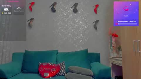 Emiliana online show from October 16, 1:00 pm