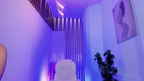 EmiliaRose online show from March 3, 2:47 am